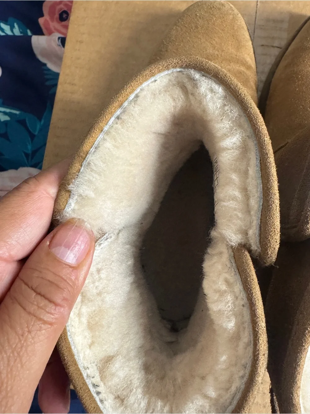 UGG Women’s size 6 Chestnut Suede Boots